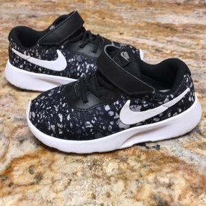 Nike Tanjun Toddler Sneaker